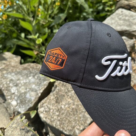 Titleist Black Golf Hat Cap Strap Back Adjustable NWT Performance Breathable - Picture 3 of 5